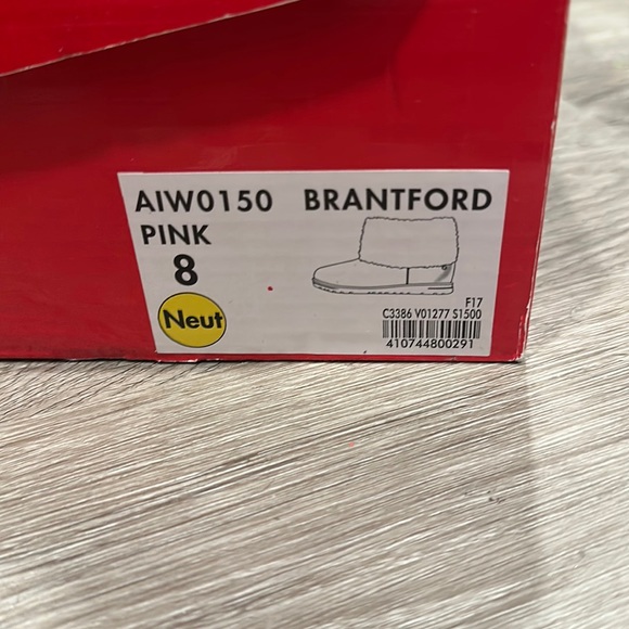 Short Pink Shearling Boots - Picture 6 of 6